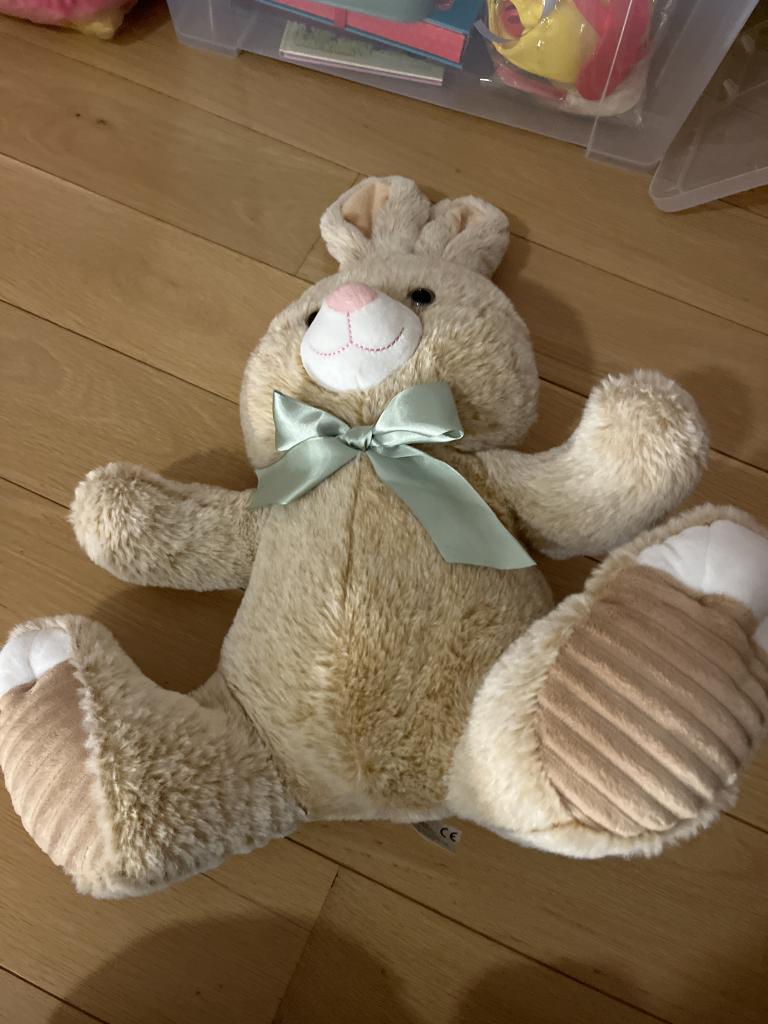 Beige kanin-bamse