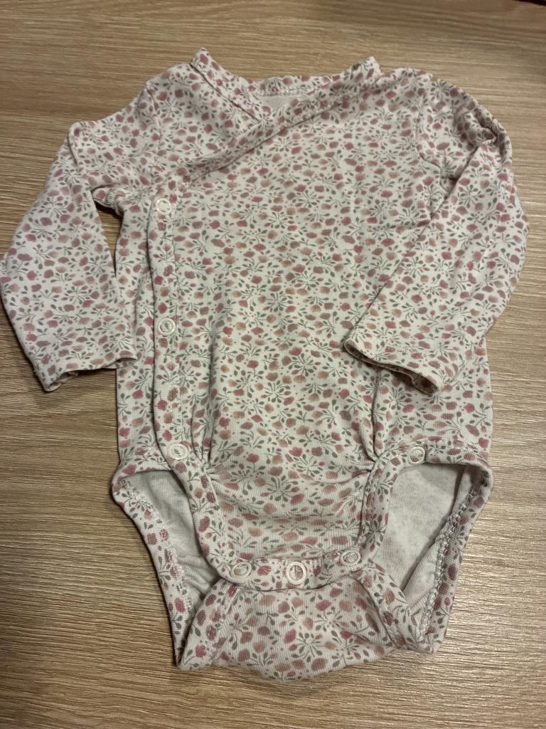 Blomstret body H&M 62
