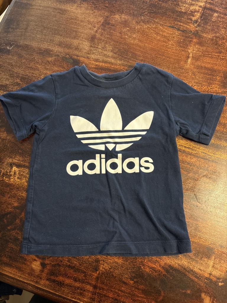 Adidas T-shirt 104