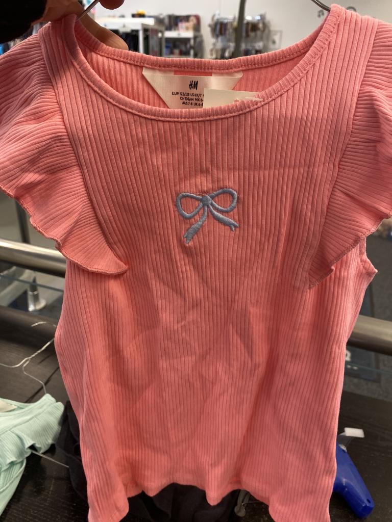 H&M bluse med sløjfe