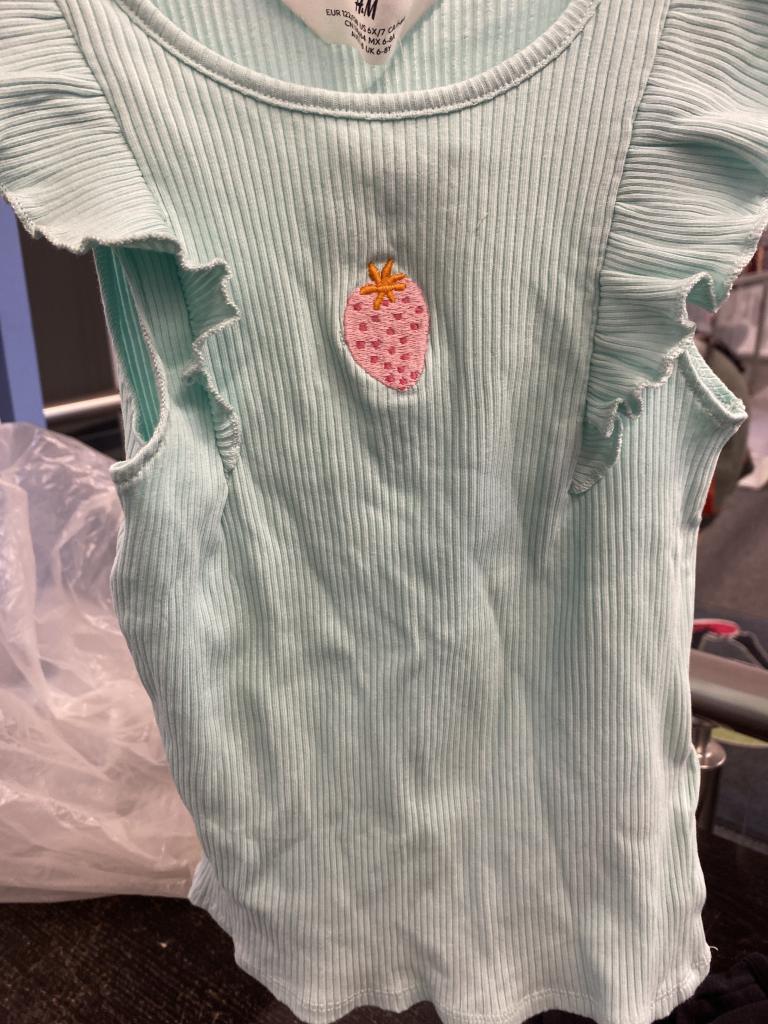 H&M top med jordbær