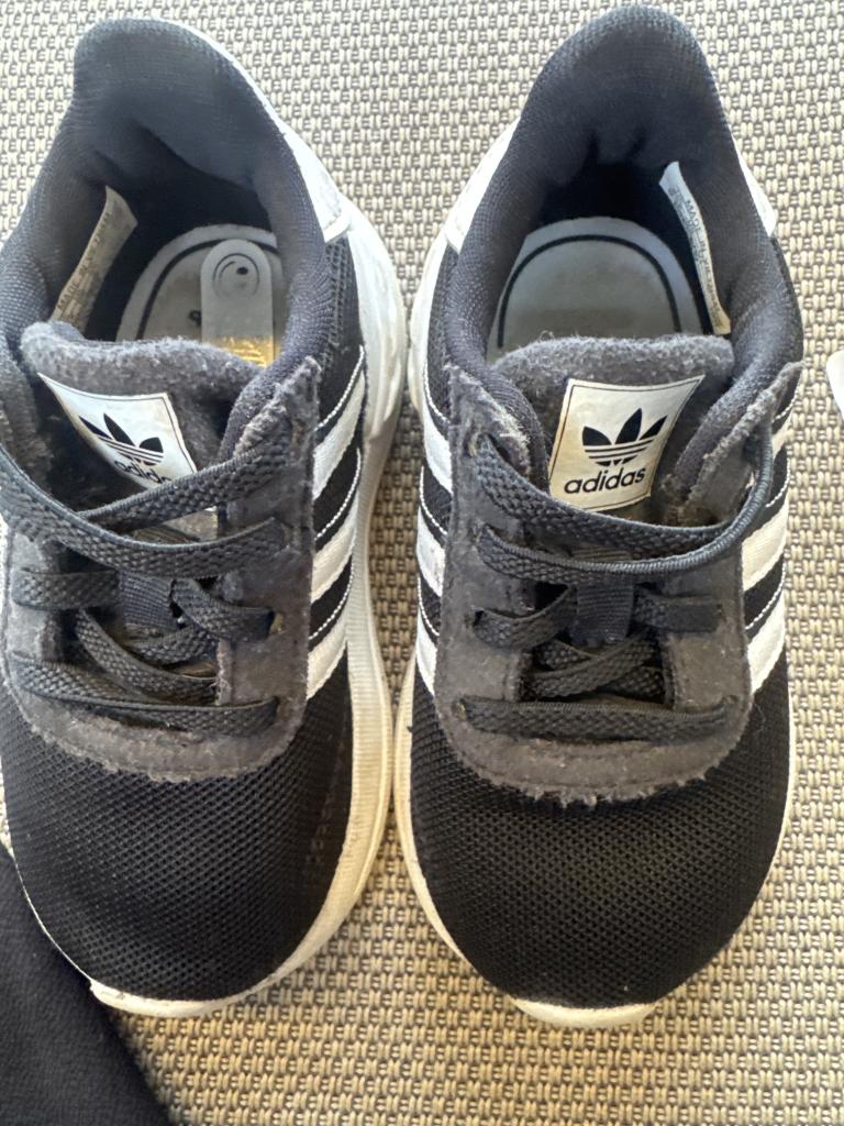 Adidas sko str.21
