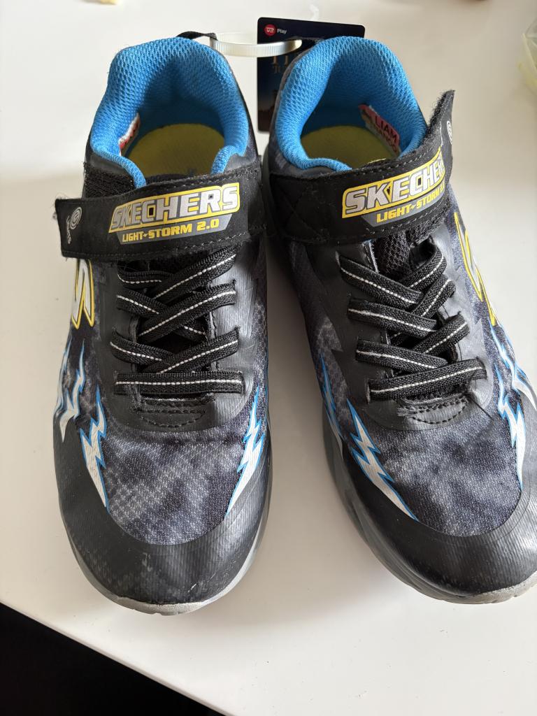 Skechers str 35 med lys