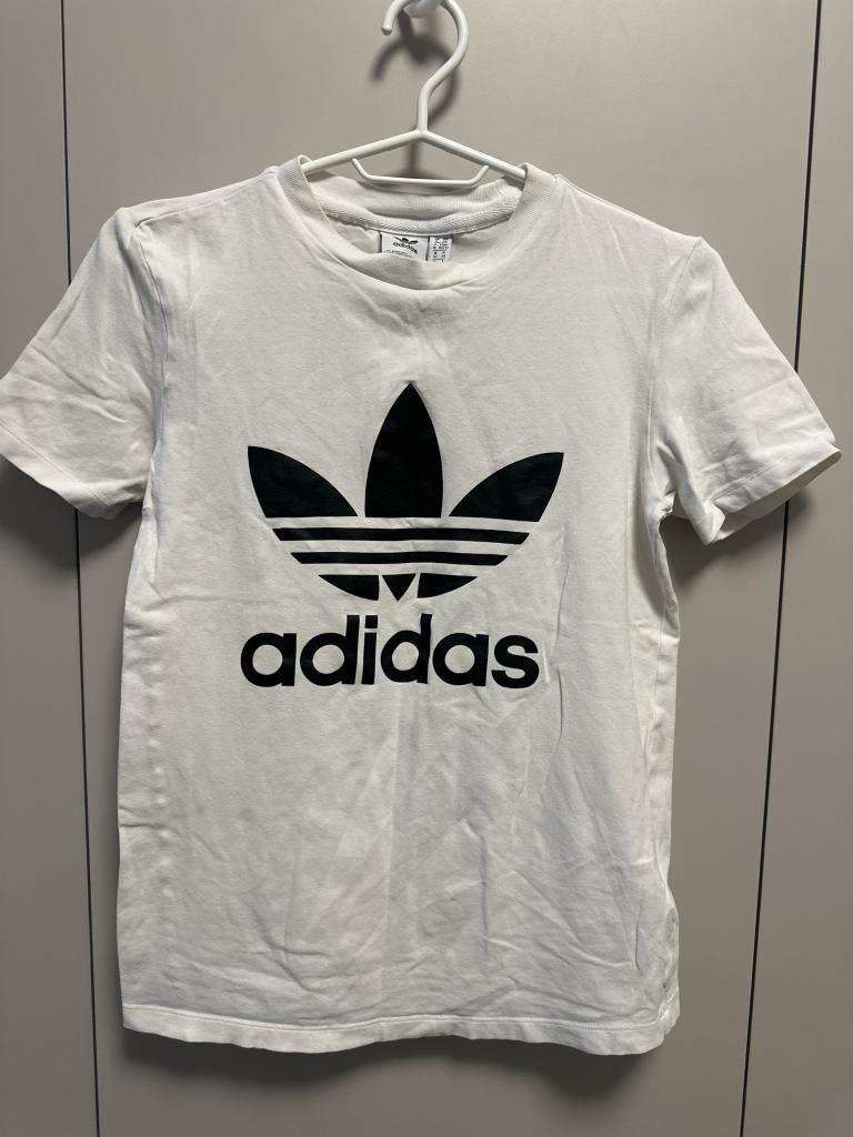 Adidas T-shirt