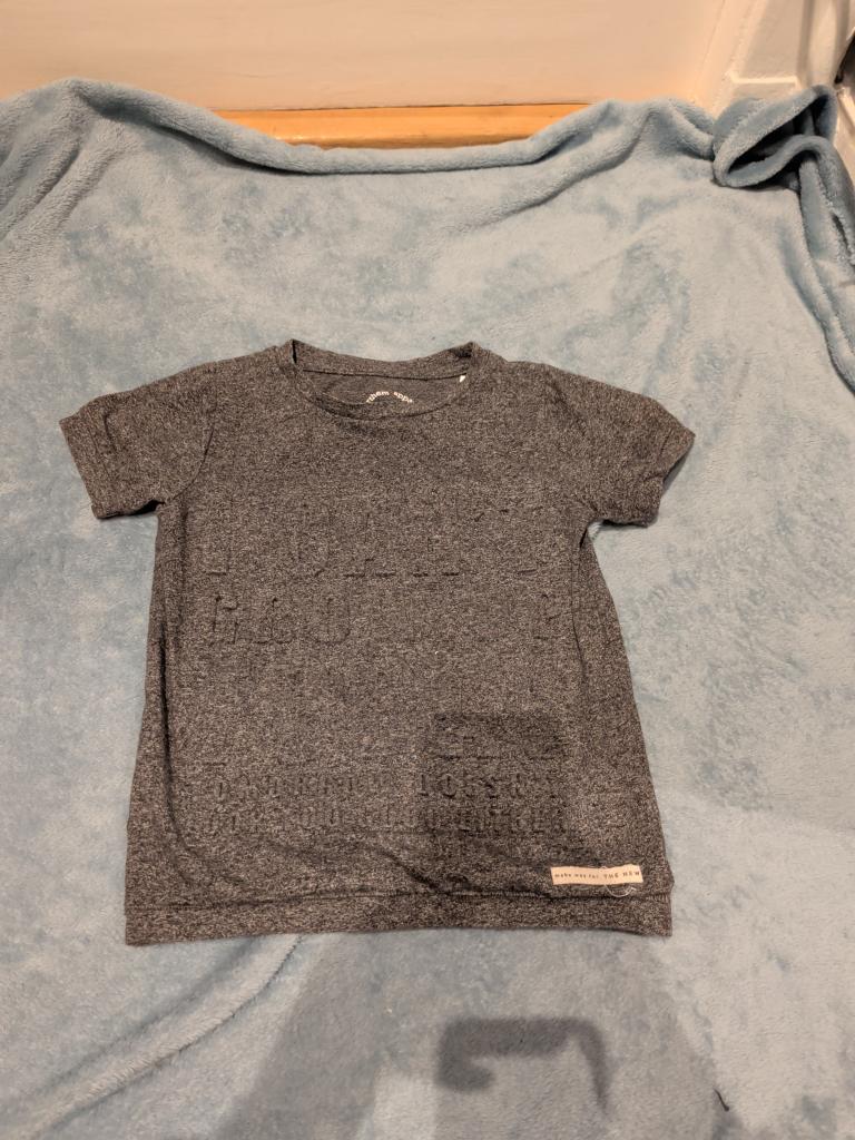 Grå T-shirt, 3-4 år