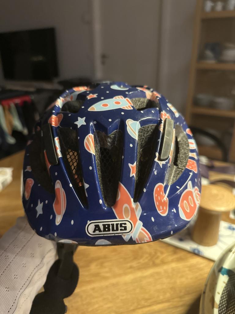ABUS cykelhjelm