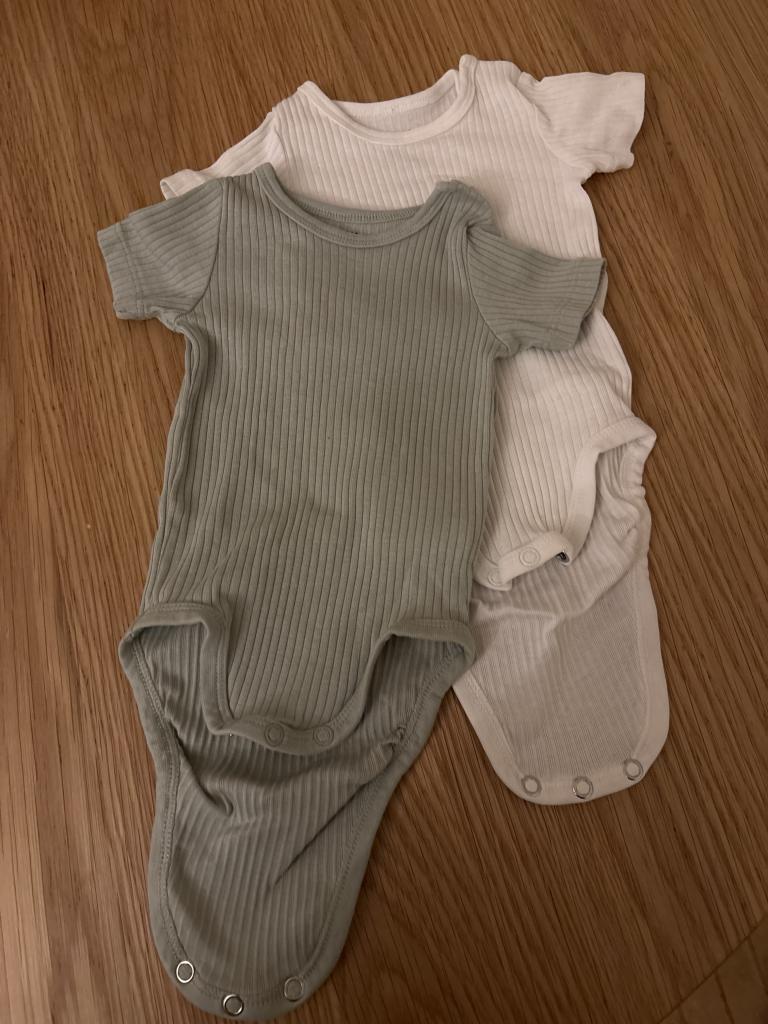 H&M bodyer 2 stk