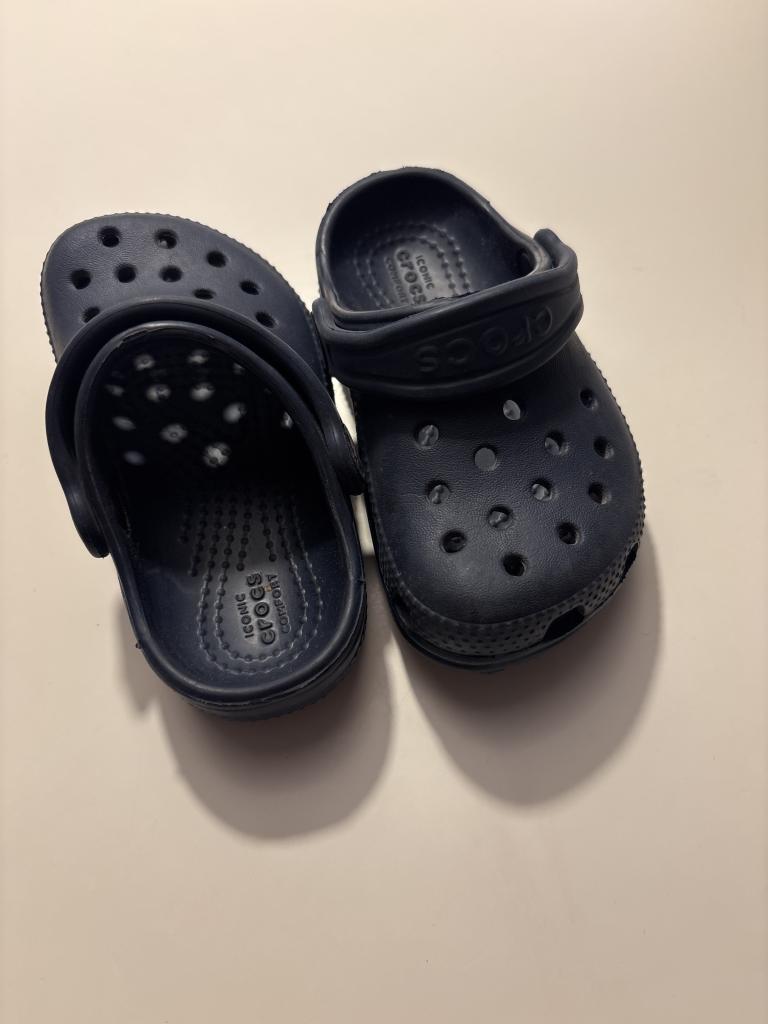 Mørkeblå Crocs