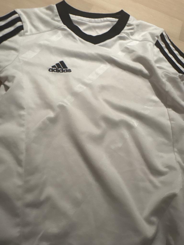 Adidas t-shirt 128