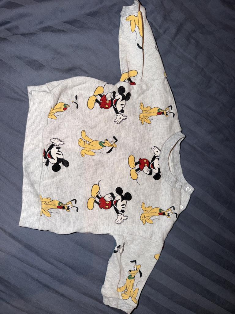 H&M Disney sweatshirt