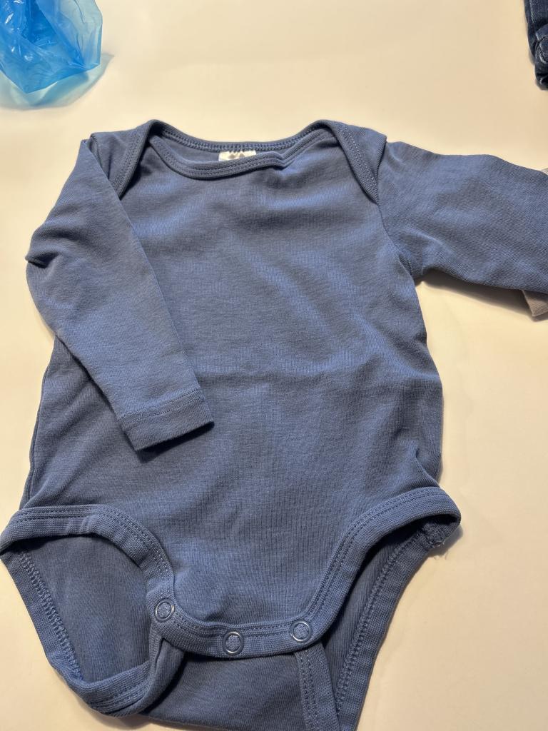 H&M blå body 62
