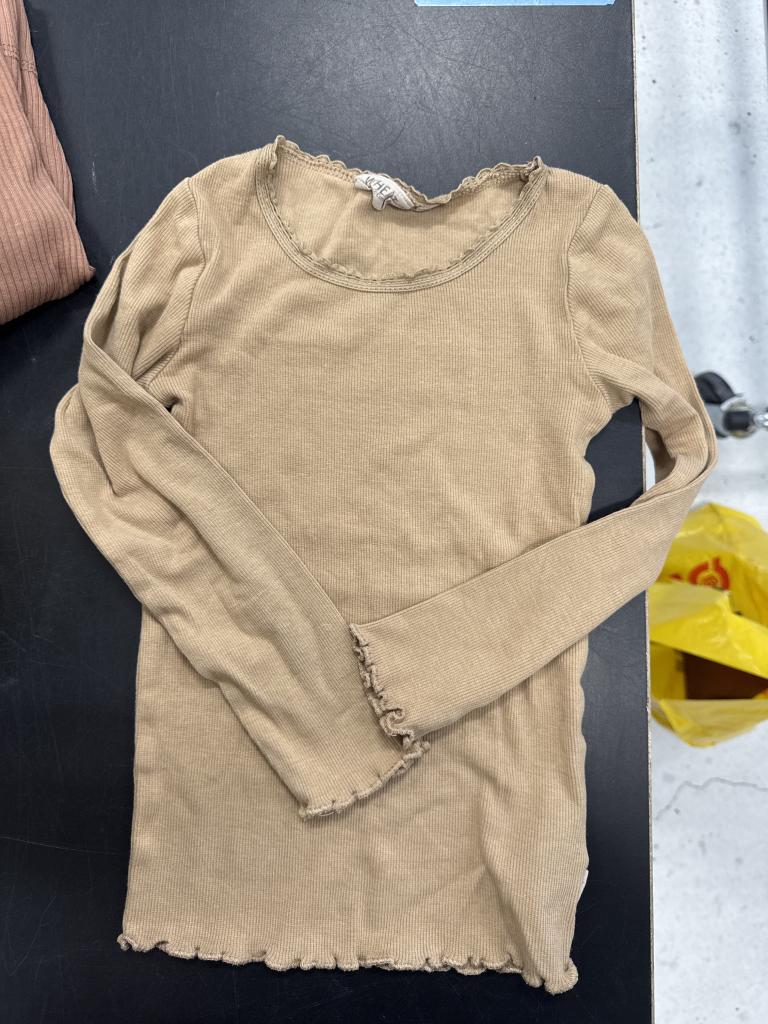 E, Wheat bluse str. 104