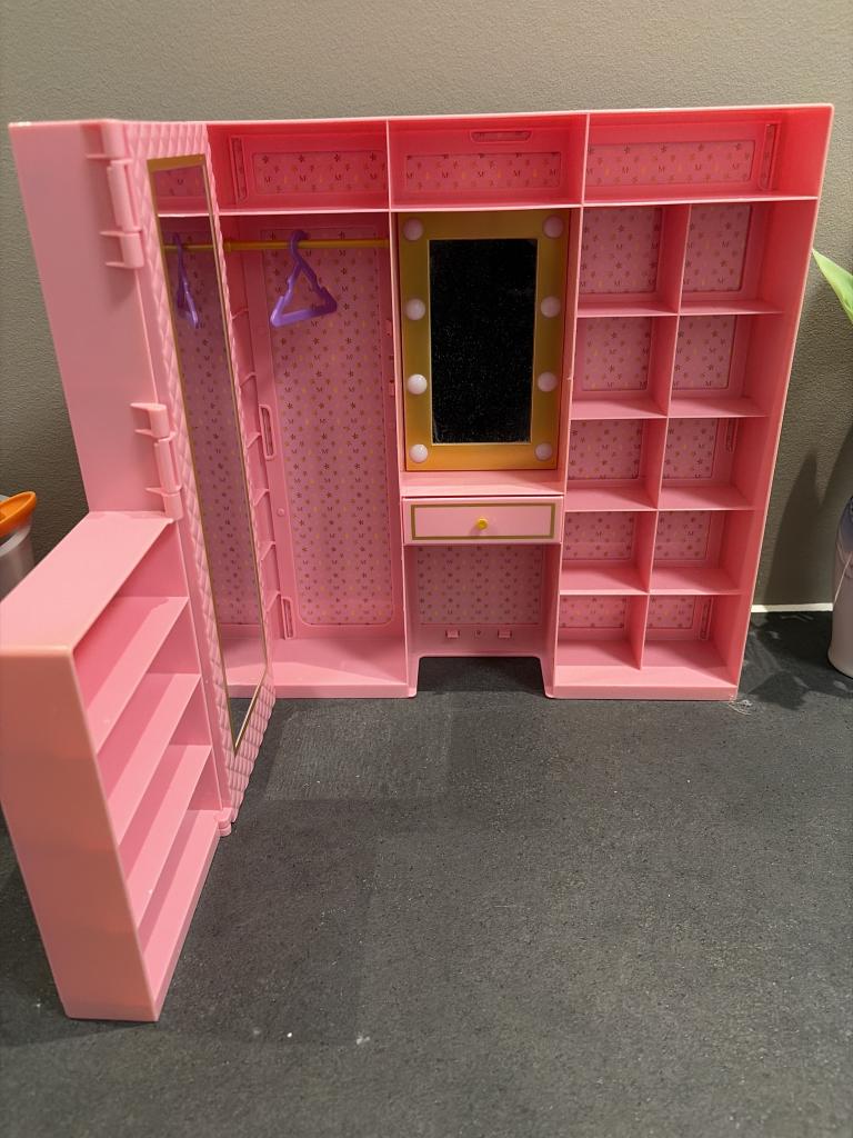 Barbie garderobeskab