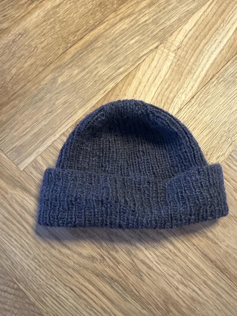 Blåstrikket hue 1 år