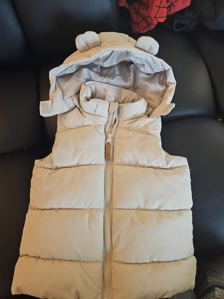 Beige vest med øre 86