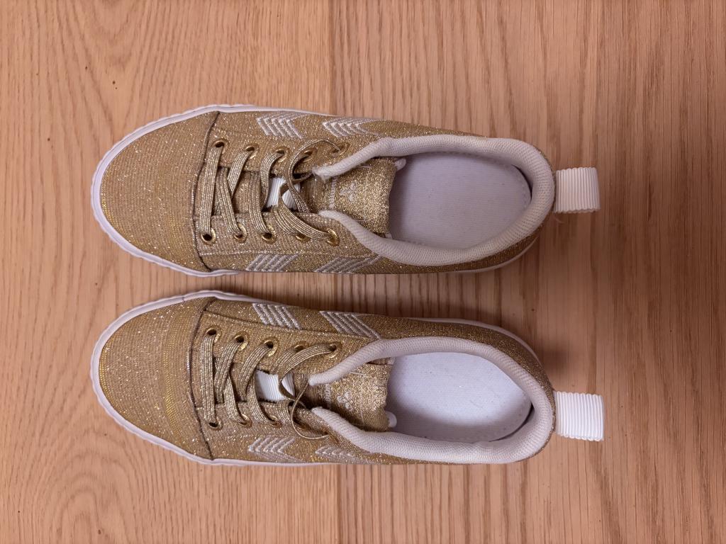 Hummel sneakers