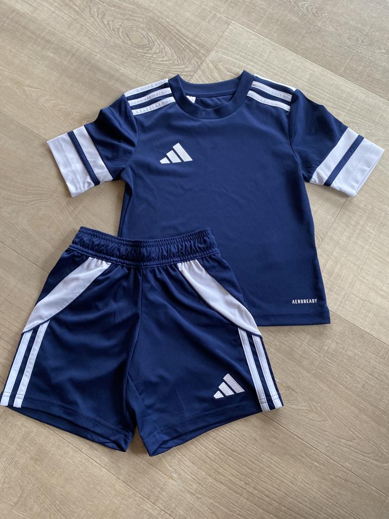 Adidas sportssæt 116