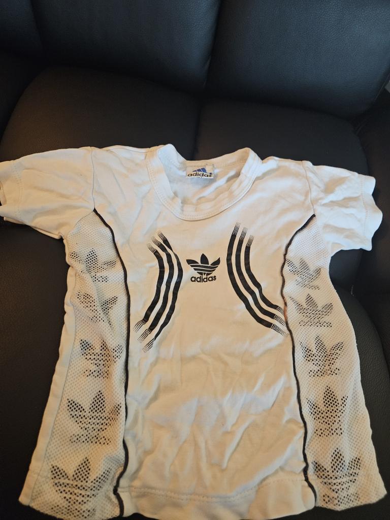 Adidas t-shirt 104