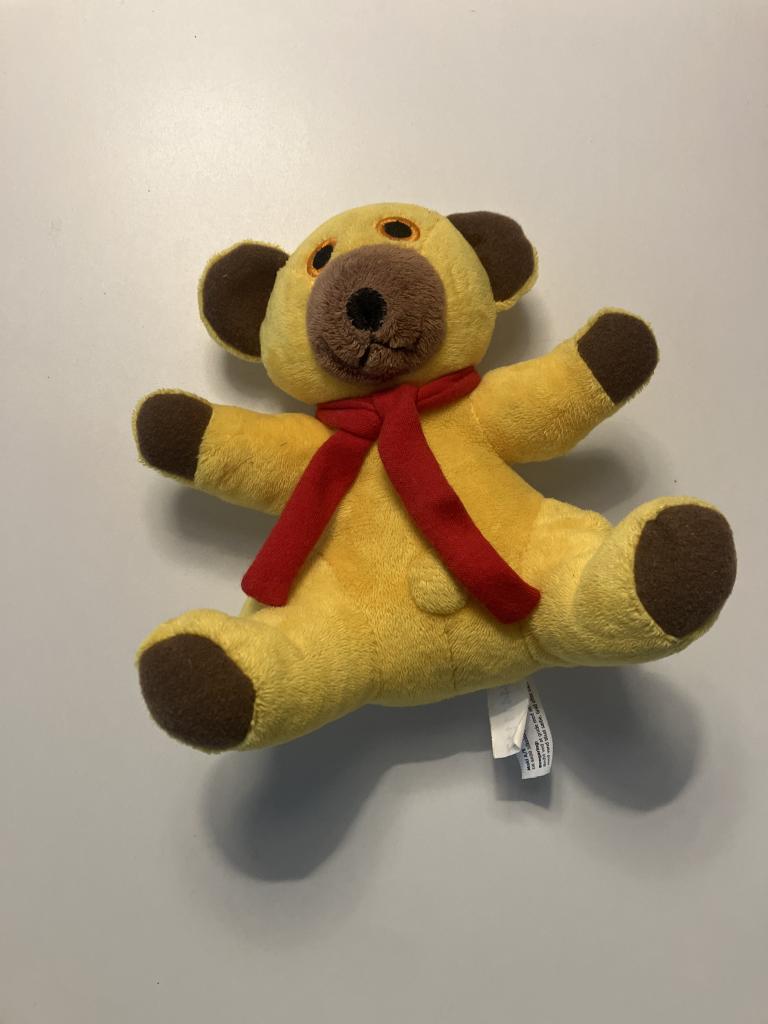 Bamse med tørklæde