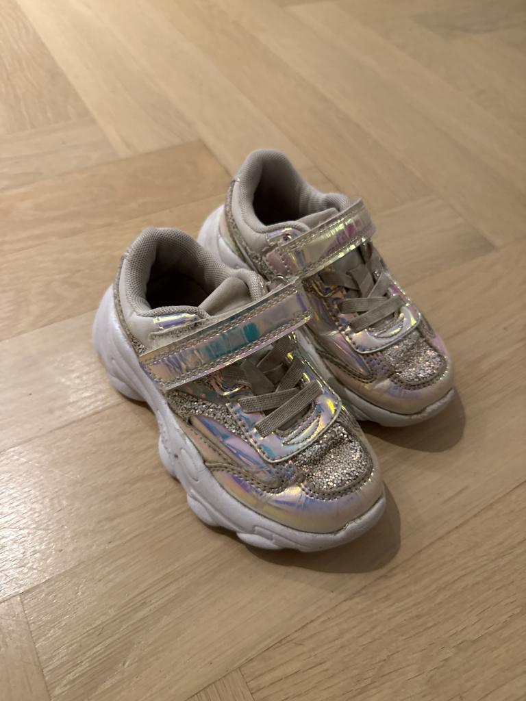 Glh. sneakers str. 25