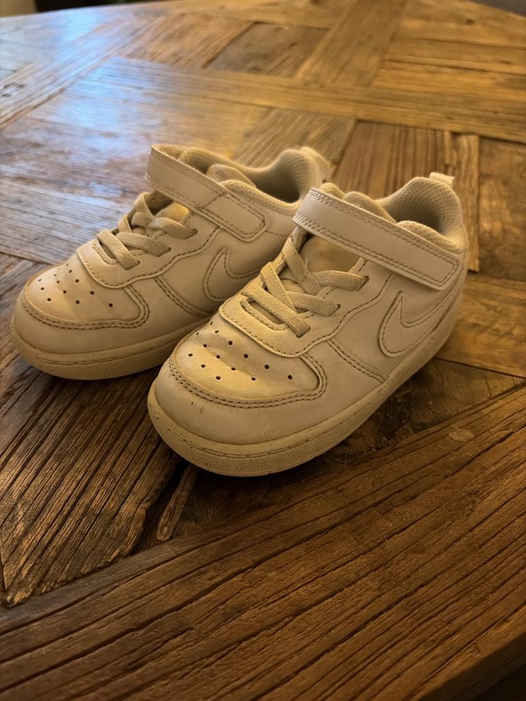 Hvide Nike sneakers 25