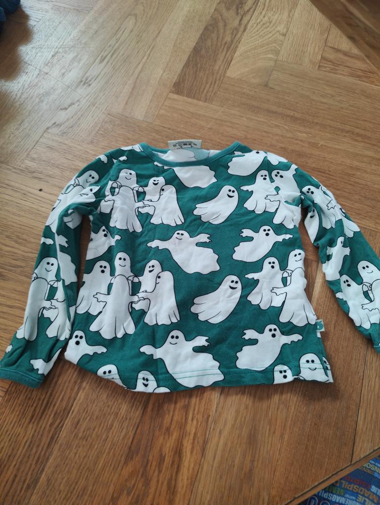 Bluse med spøgelser