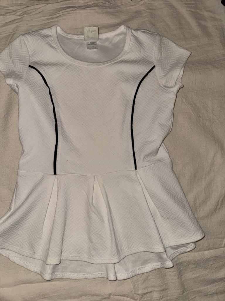 Tshirt hvid sorte detaljer