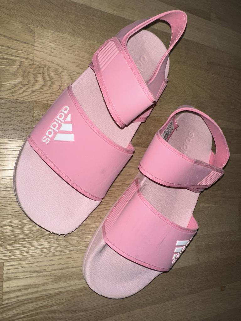 Adidas sandaler
