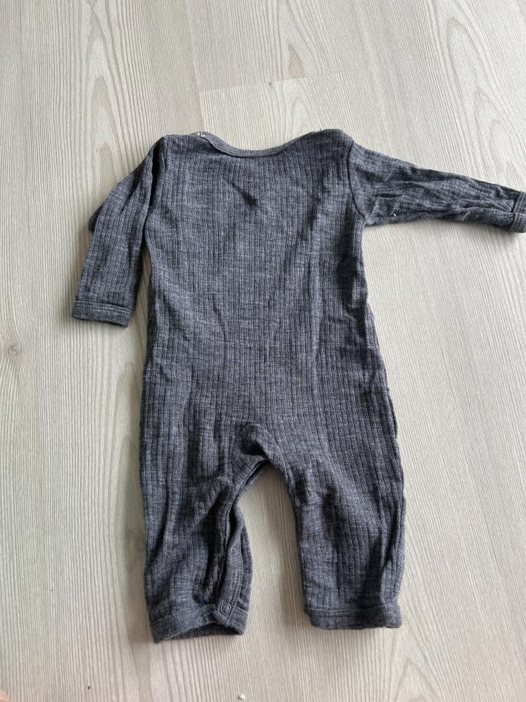 Uld grå body