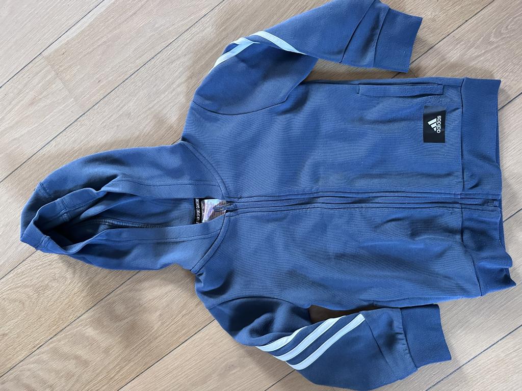 Adidas sweatsæt 116