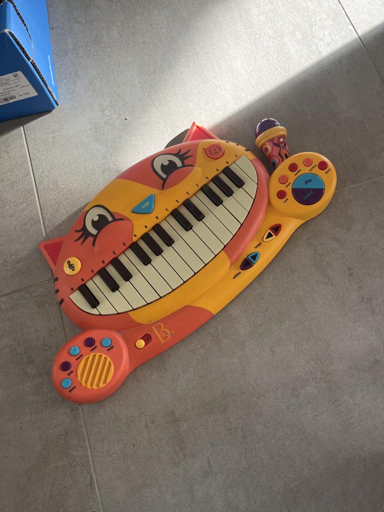 B toys klaver