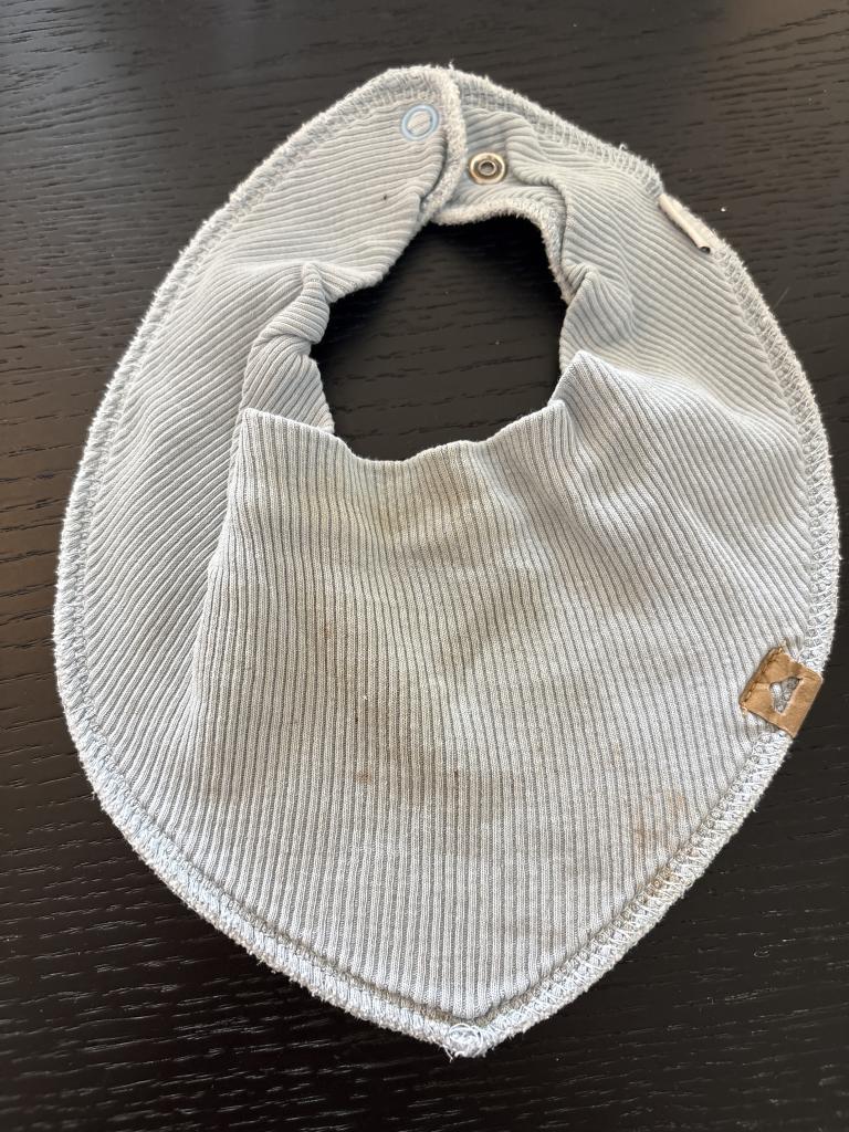 Beige hagesmæk