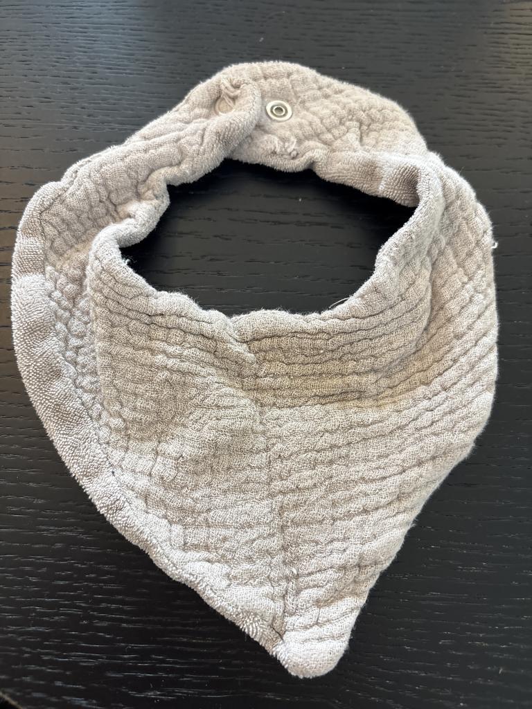 Beige hagesmæk