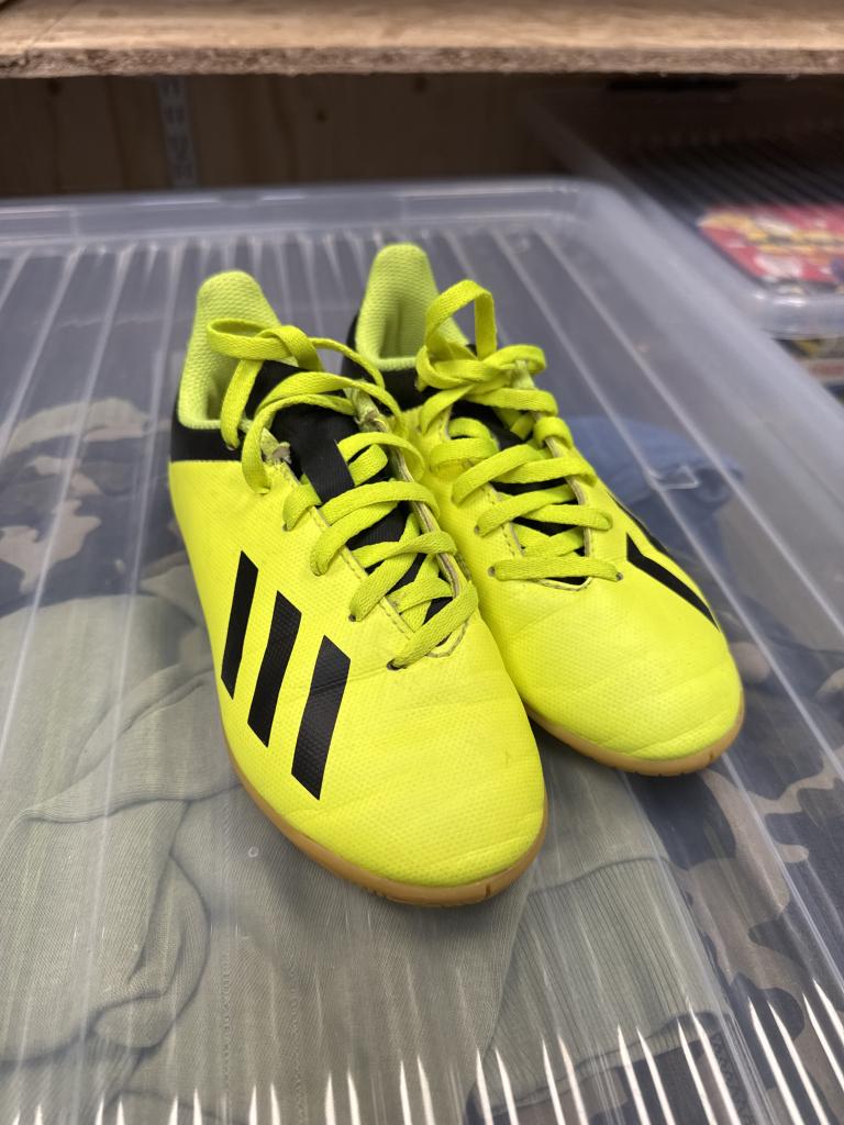 Adidas indendørssko
