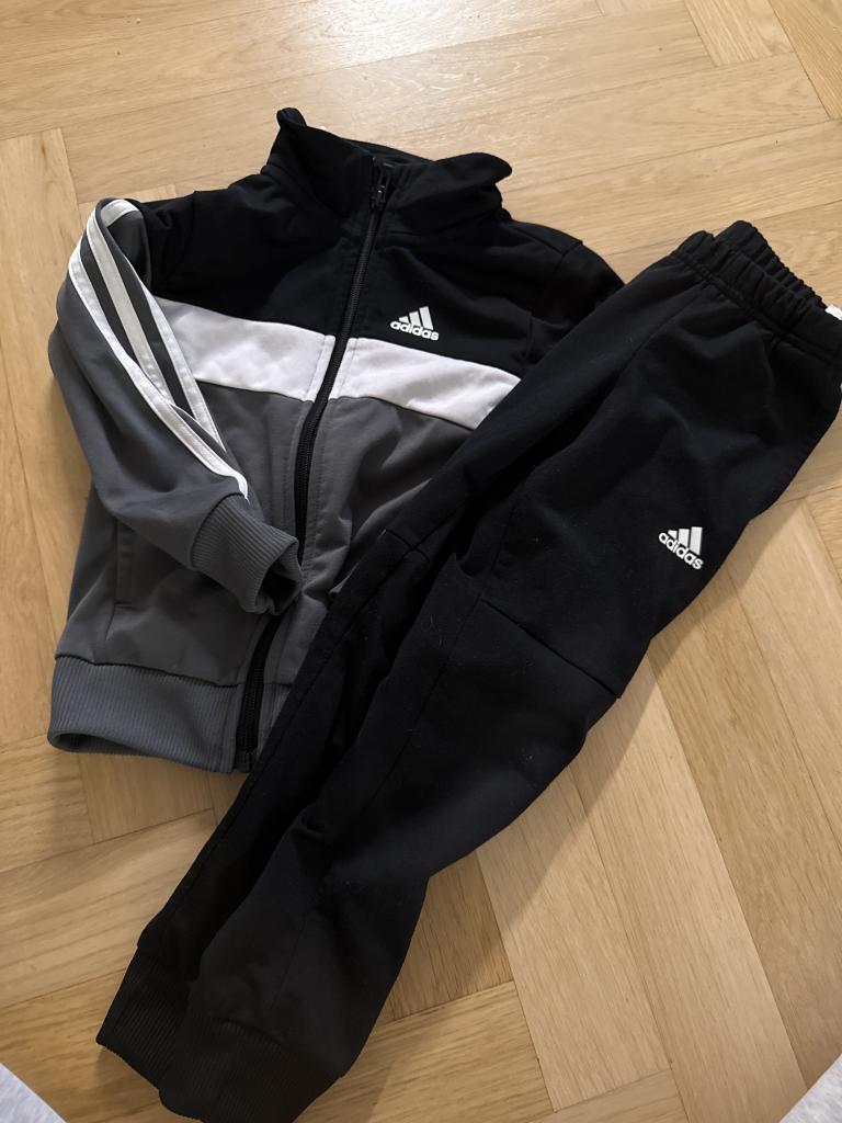 Adidas sportstøj