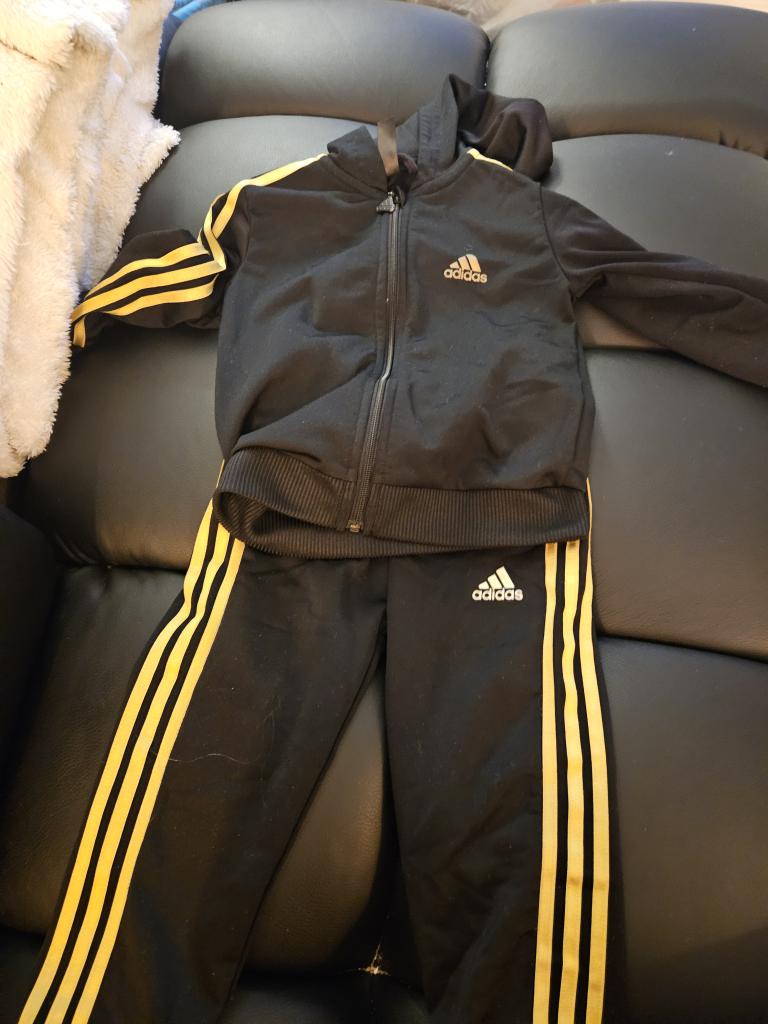 Adidas dragsæt