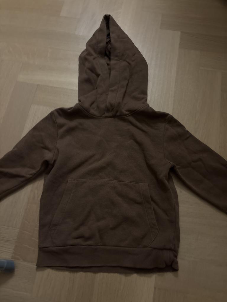 Brun hoodie 122