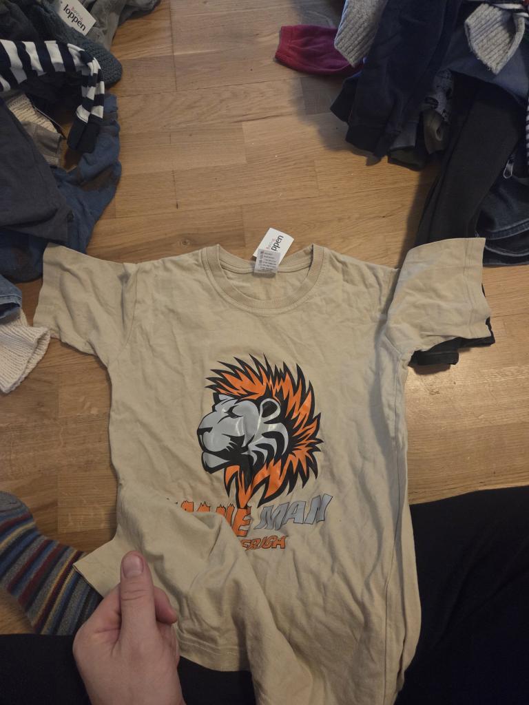 Beige T-shirt