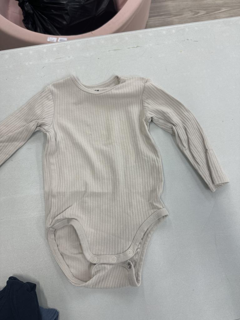 H&M body beige 74
