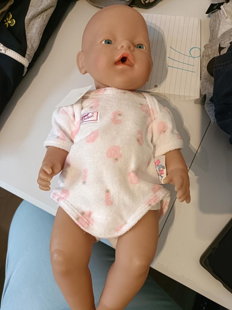 Baby Born dukke